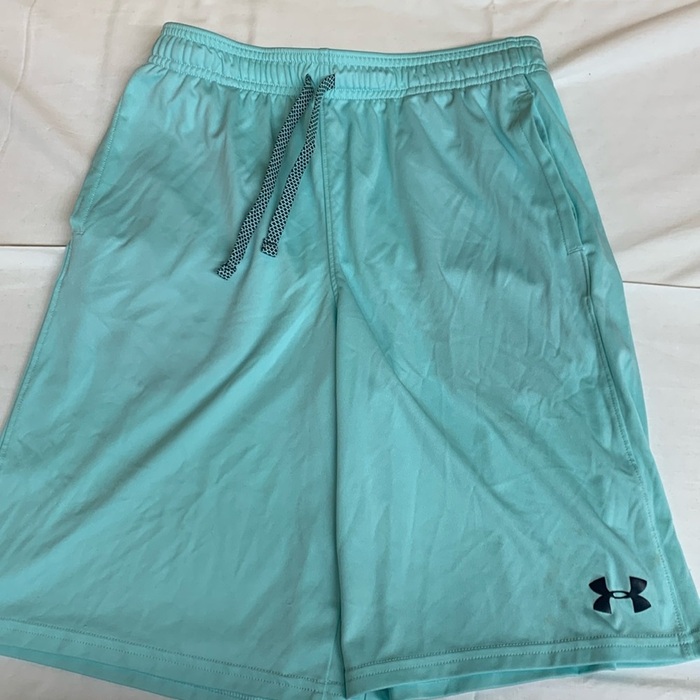 Junior Boys Under Armour like New shorts!